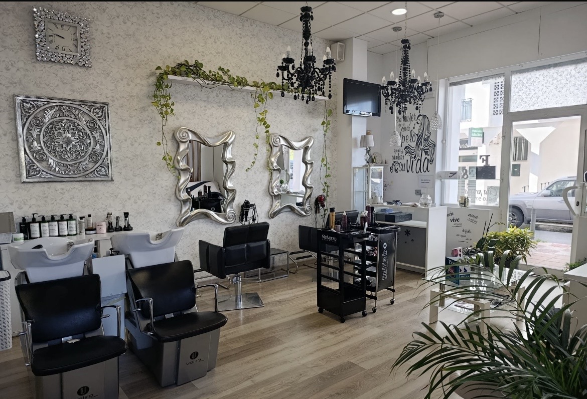 Interior del salón Peluquería Fanny en Almuñécar